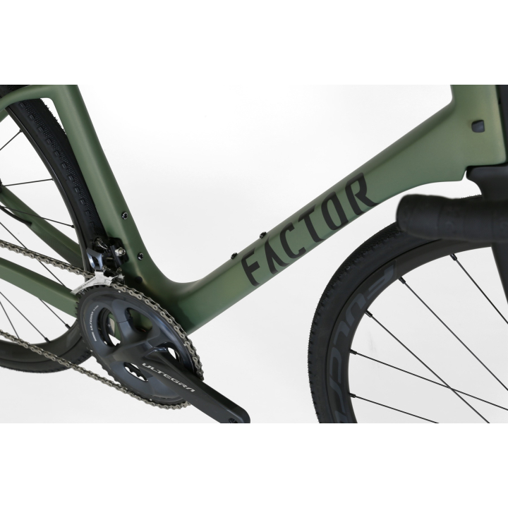 Factor ViSTA SRAM Rival eTap AXS su Black Inc Thirty Clincher Disc Brake CeramicSpeed SRAM XDR Hunter Green gravel dviratis